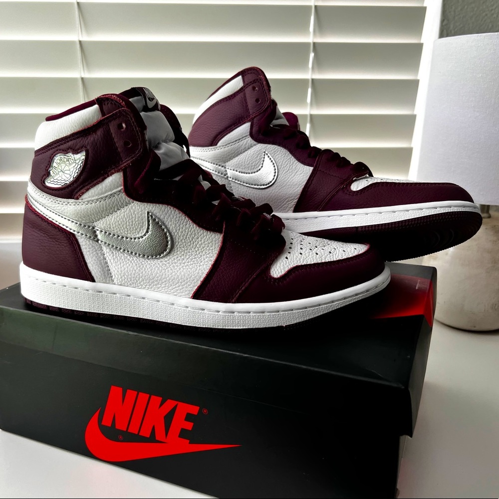 Air Jordan 1 Retro High OG Mens Sneakers!